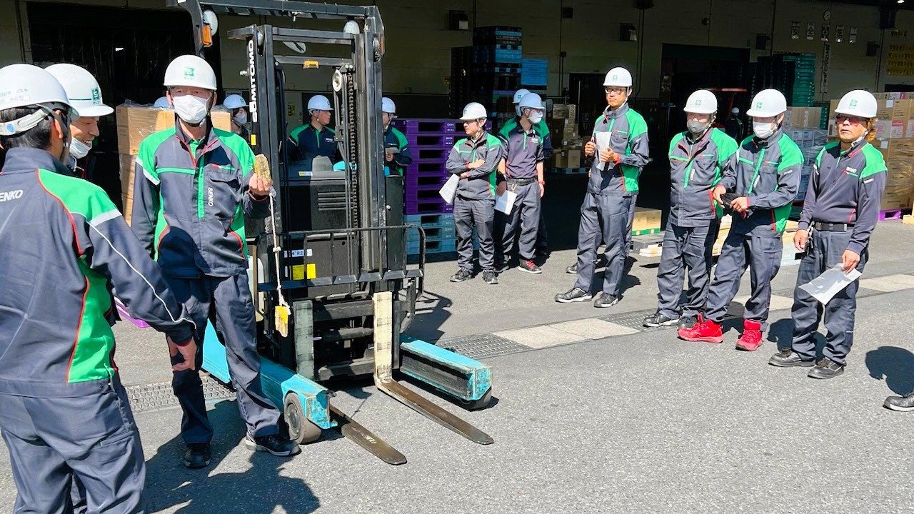 求人情報 - 埼玉センコーロジサービス株式会社 | 13tウイング車